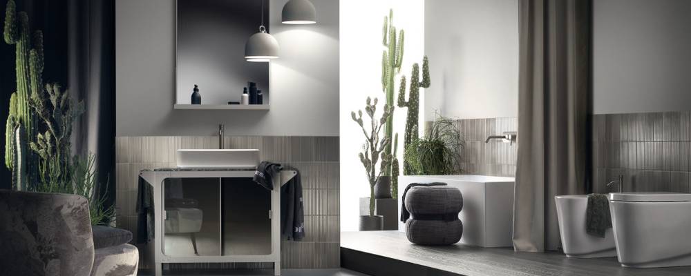 Misfit CHEST lavabo alt ünitesi ve Soft Grey boyalı metal raflı Misfit ayna.